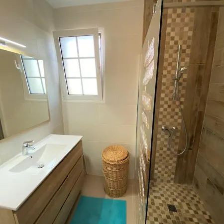 Holiday home Charmante Renovee A 450m De La Plage De Nauzan Avec Jardin Et Wifi - Fr-1-539-21 *
